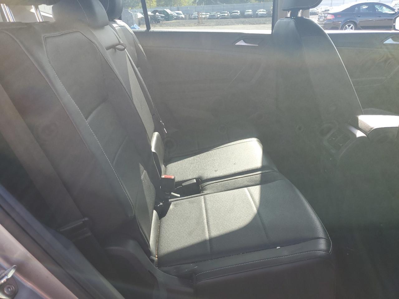 VOLKSWAGEN TIGUAN SE