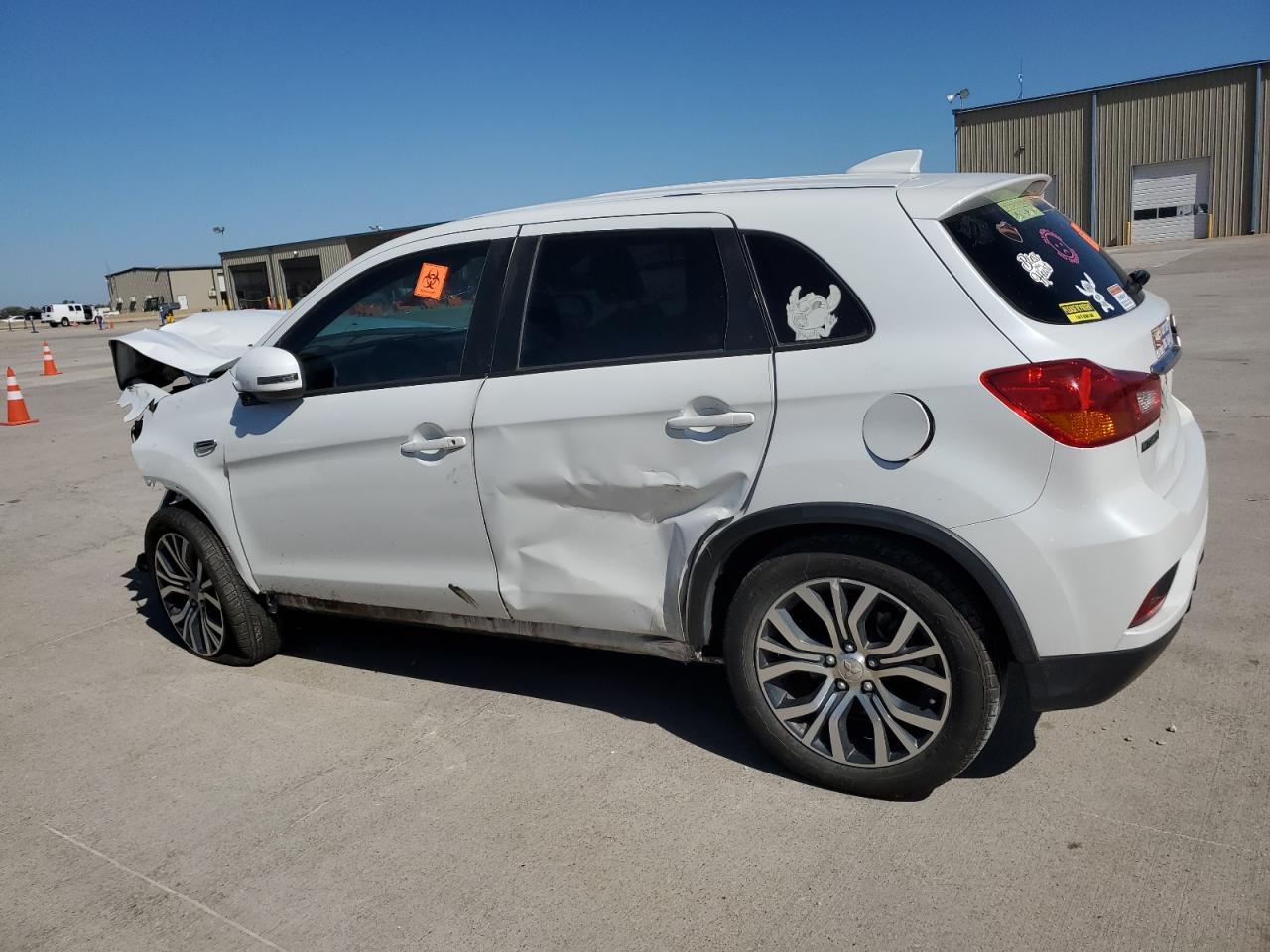 MITSUBISHI OUTLANDER ES