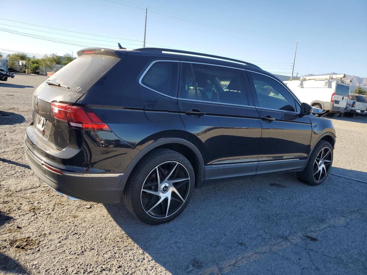 VOLKSWAGEN TIGUAN SE