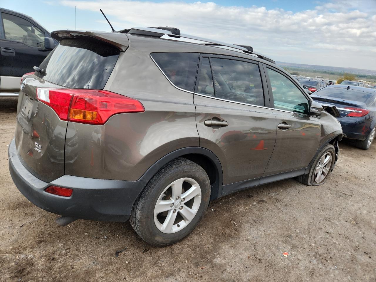 TOYOTA RAV4 XLE