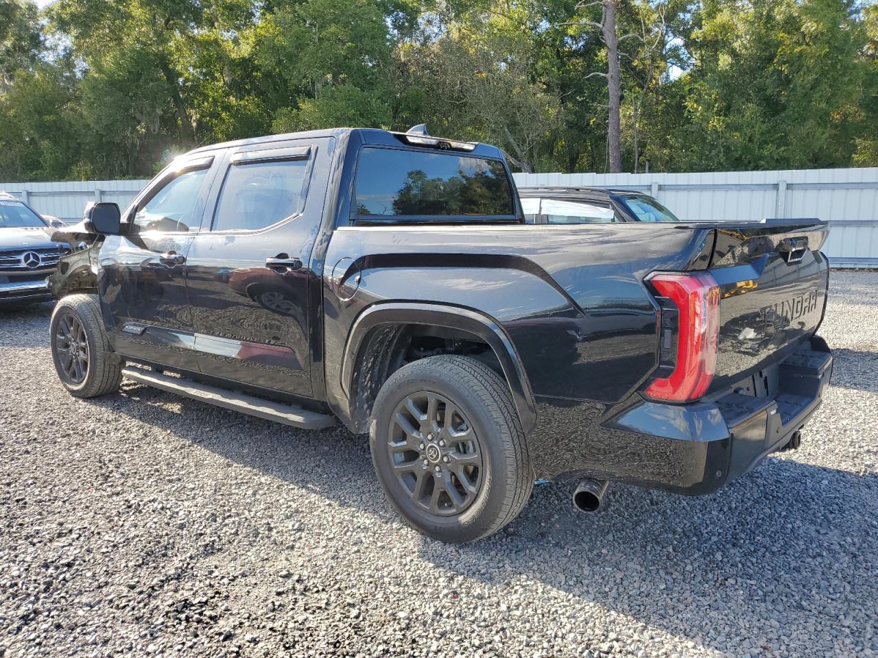 TOYOTA TUNDRA CREWMAX PLATINUM
