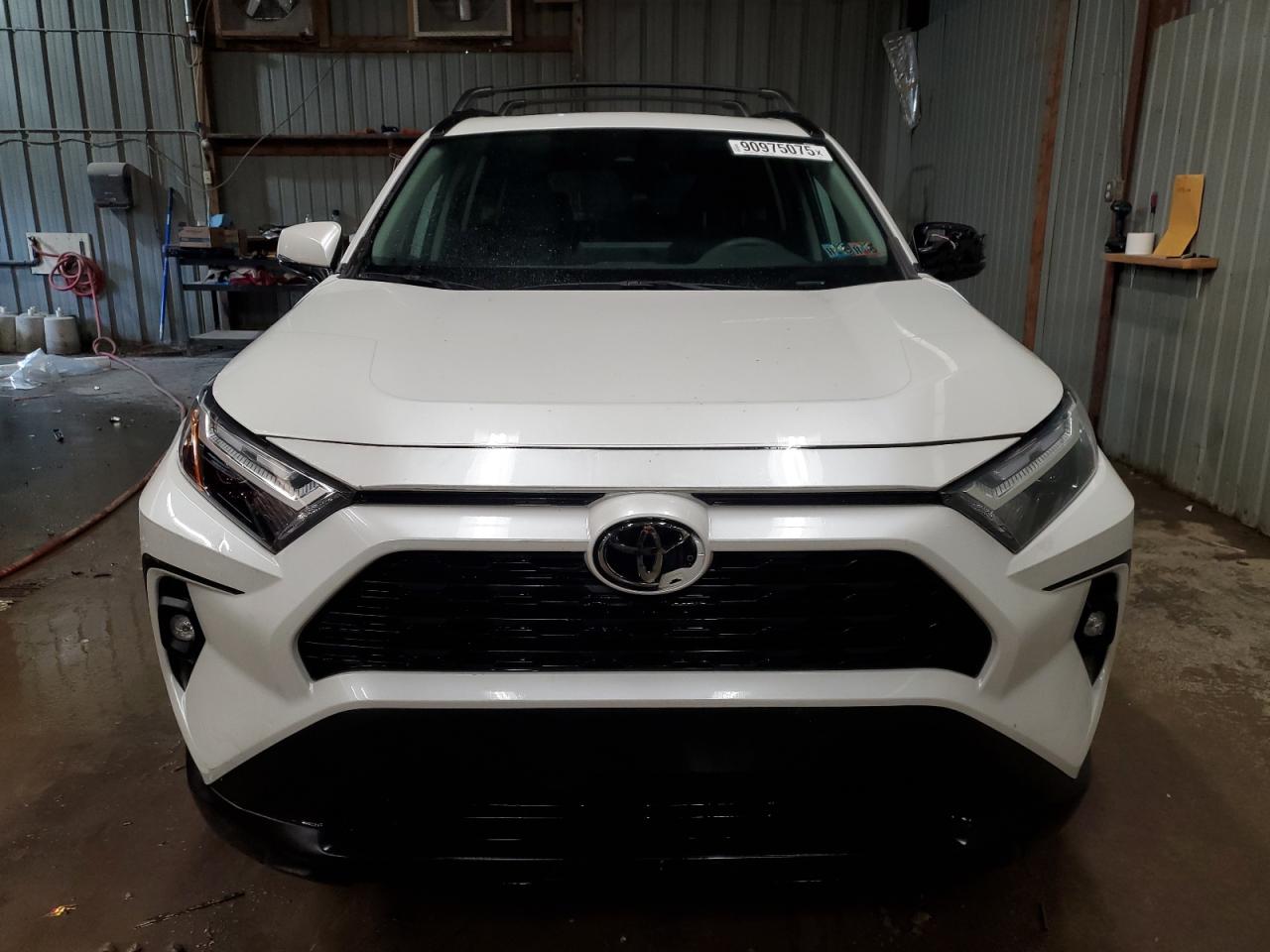 TOYOTA RAV4 XLE PREMIUM