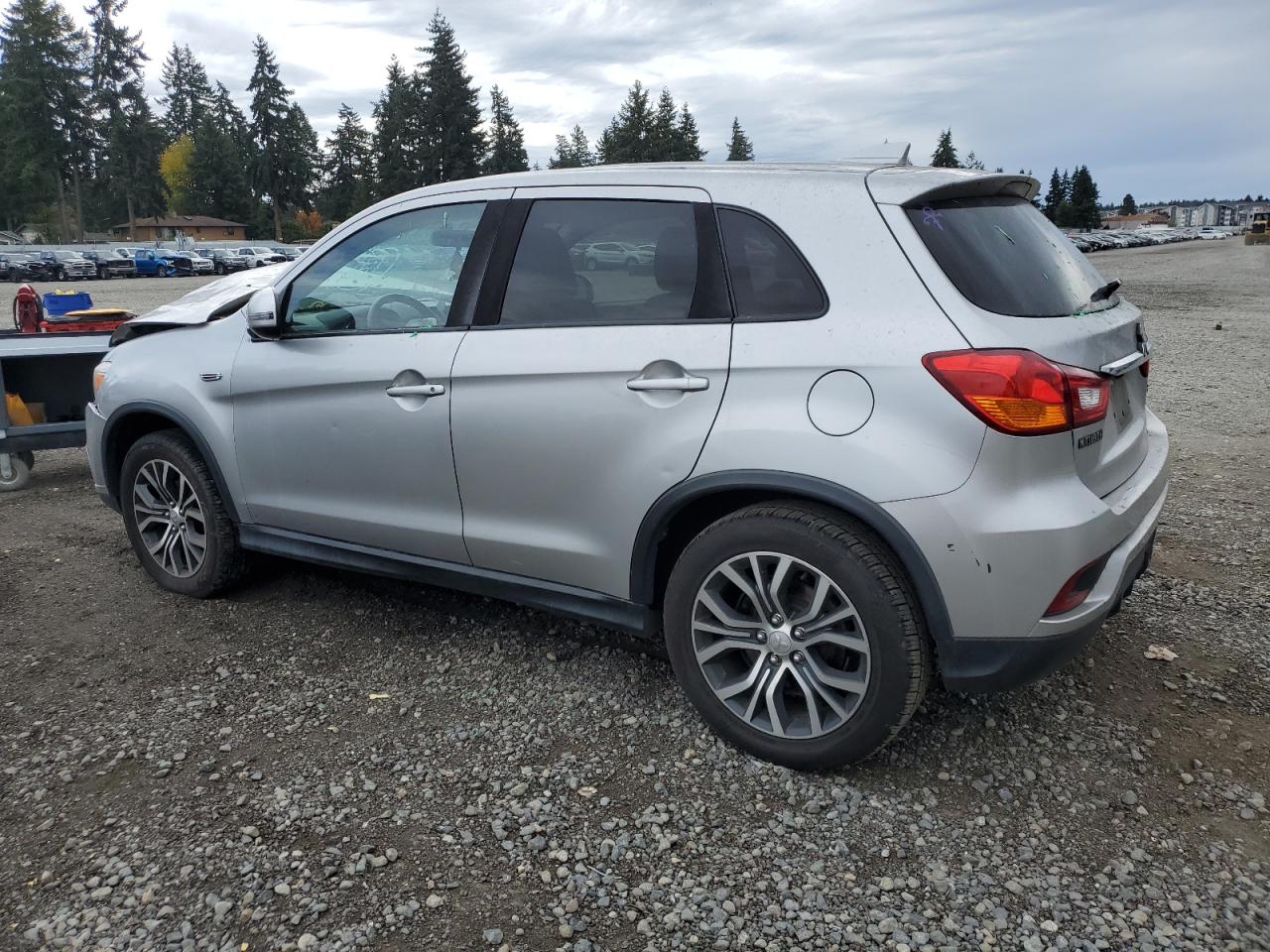 MITSUBISHI OUTLANDER ES