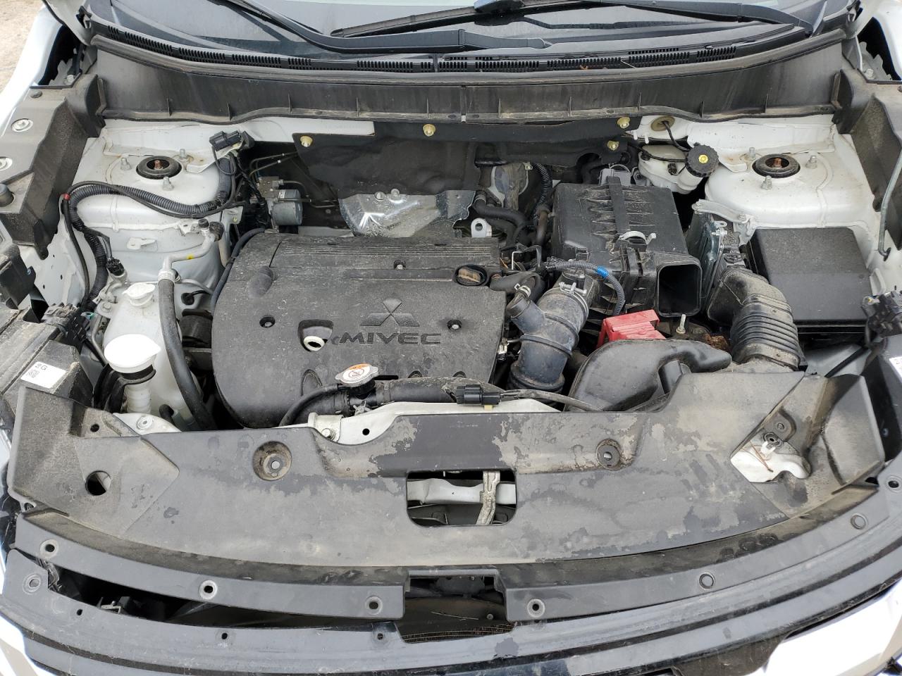 MITSUBISHI OUTLANDER ES