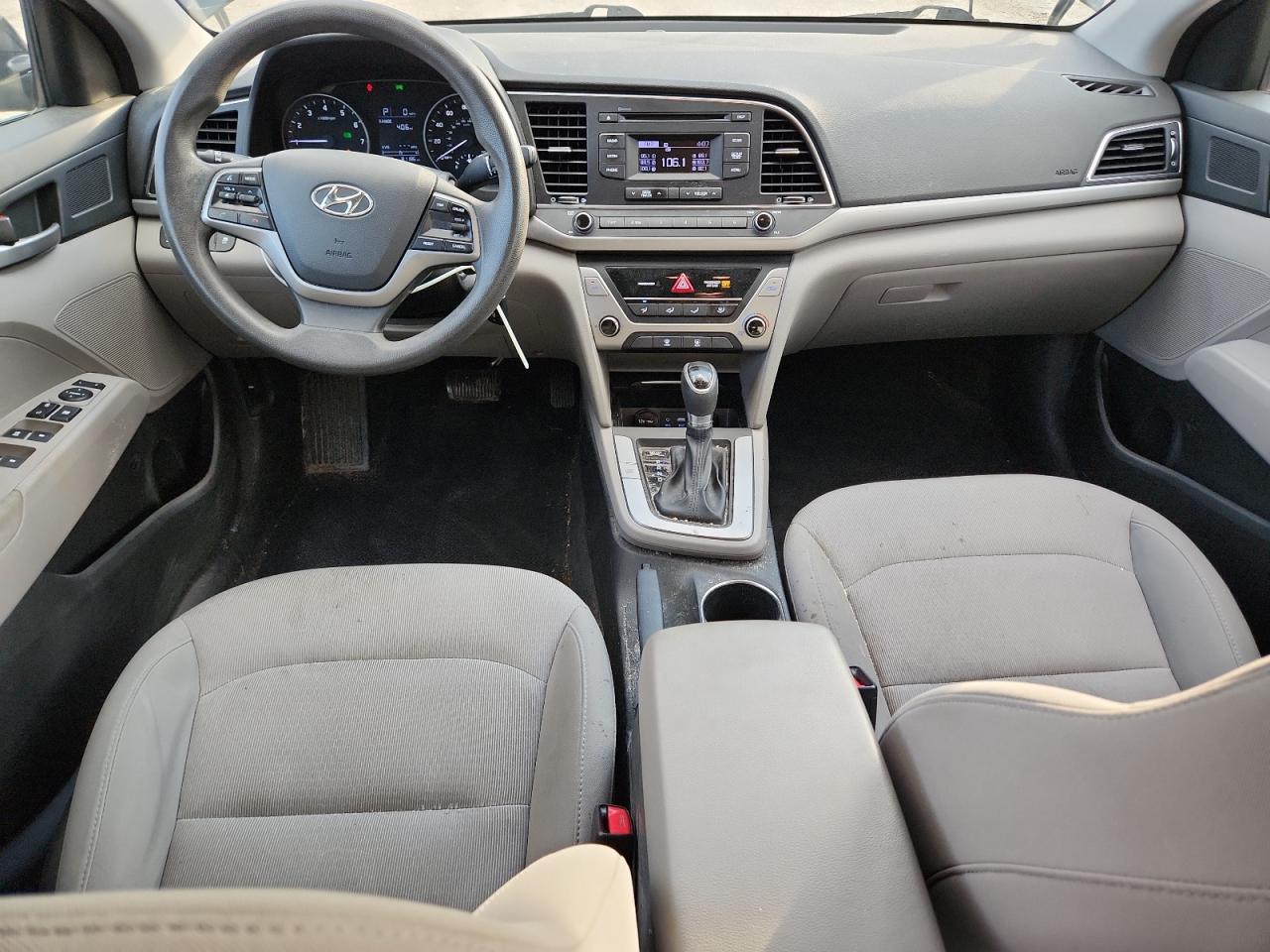 HYUNDAI ELANTRA SE