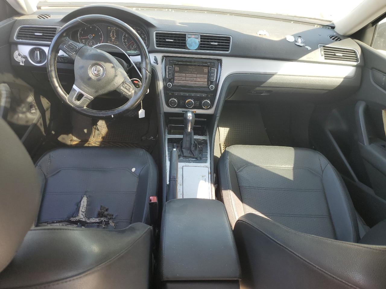 VOLKSWAGEN PASSAT SE