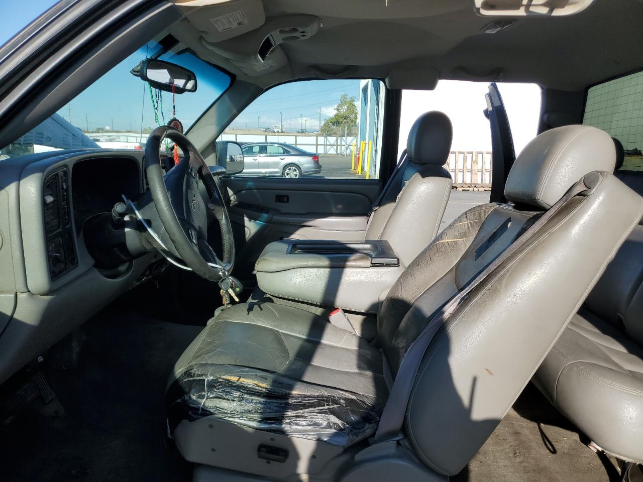 Lot #3269956990 2004 GMC NEW SIERRA