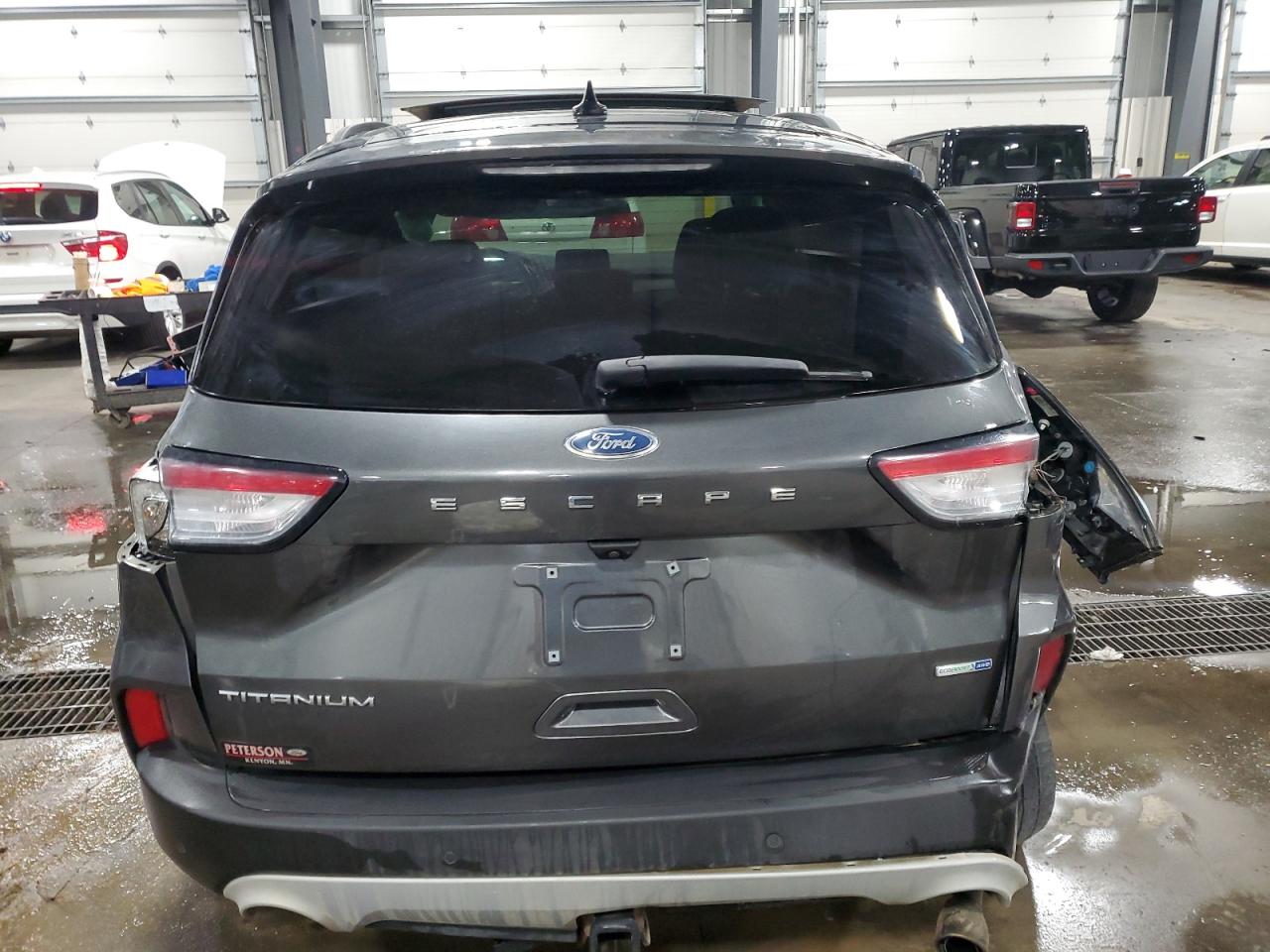 FORD ESCAPE TITANIUM