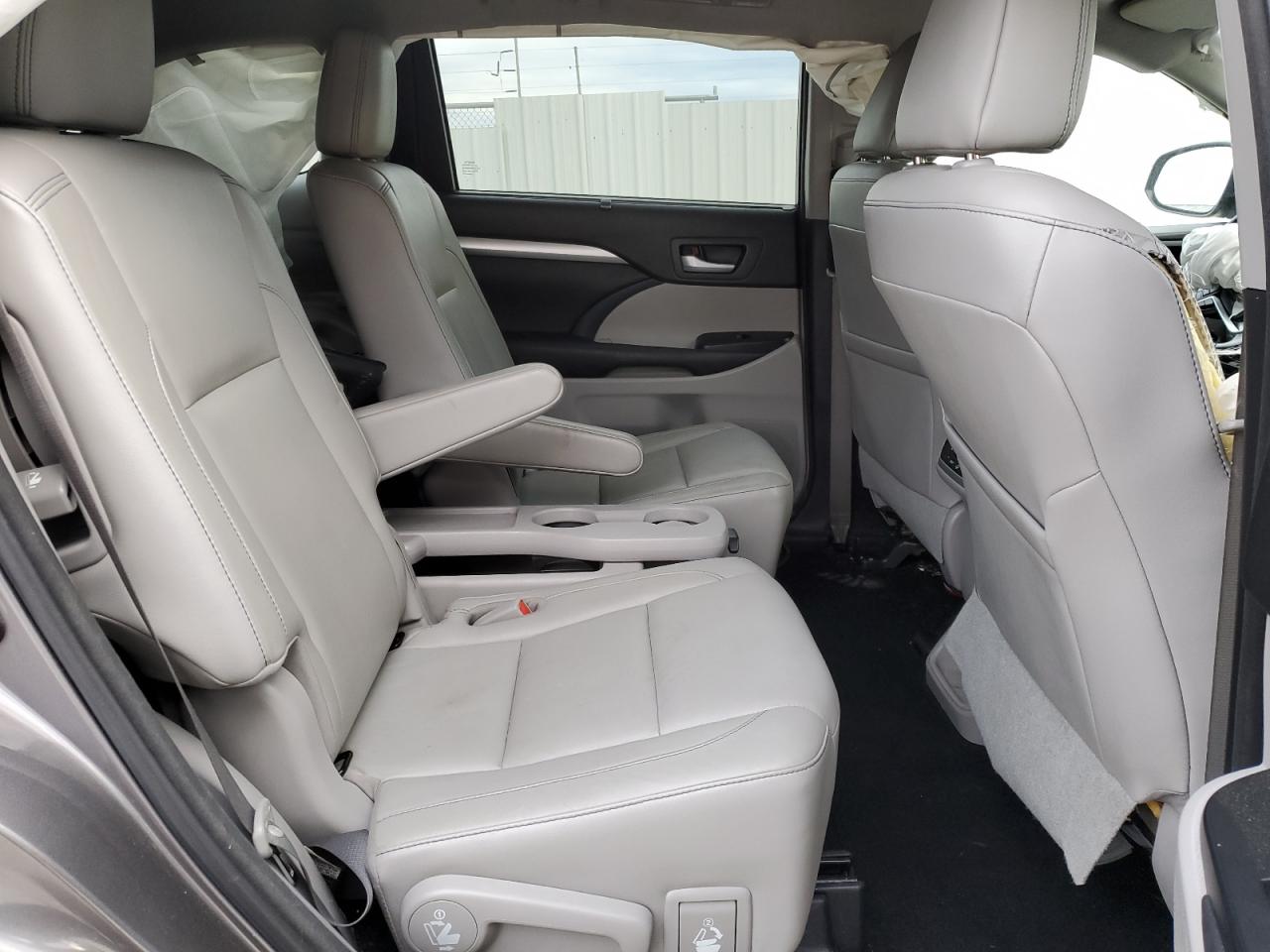 TOYOTA HIGHLANDER SE