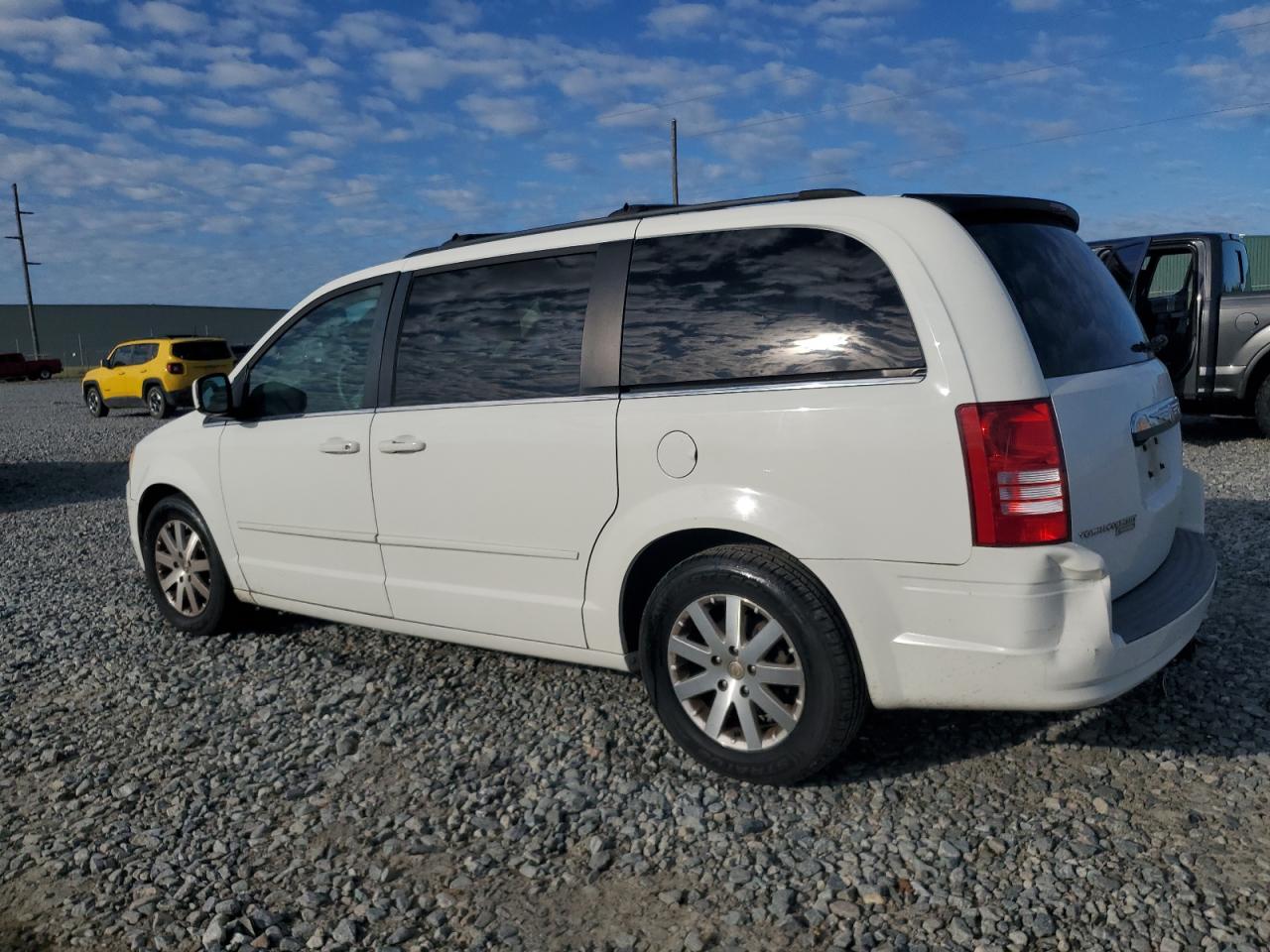 Lot #3308267214 2008 CHRYSLER TOWN & COU
