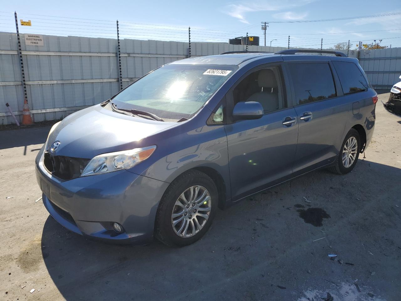 TOYOTA SIENNA XLE