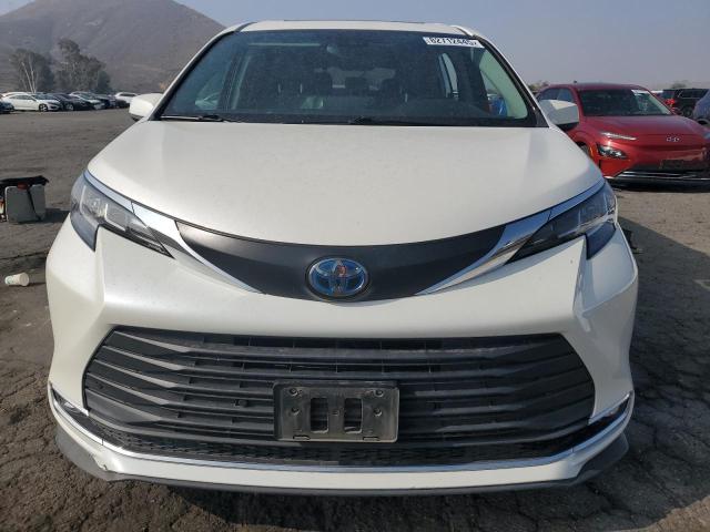 2021 TOYOTA SIENNA XLE #3308523601