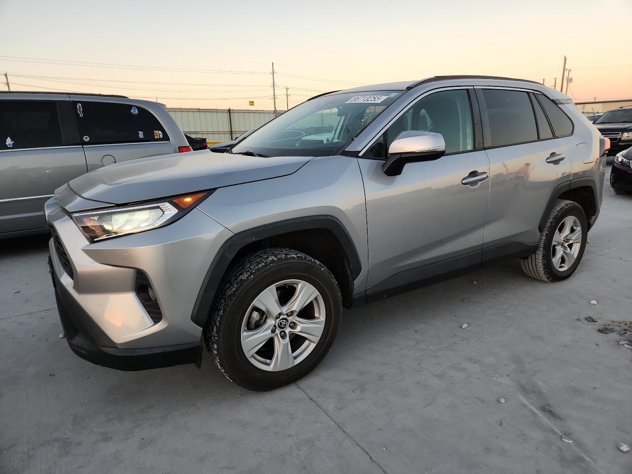 TOYOTA RAV4 XLE