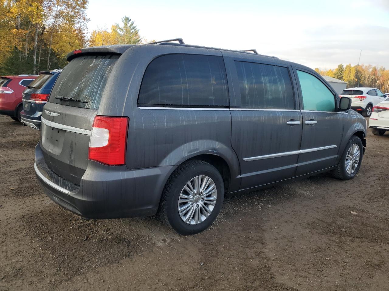 CHRYSLER TOWN & COUNTRY TOURING L