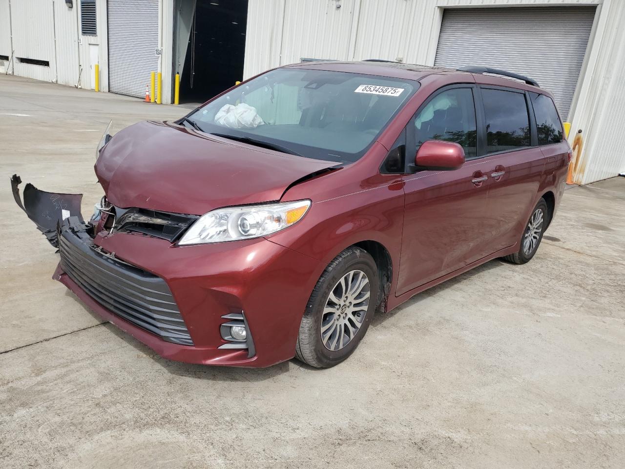 TOYOTA SIENNA XLE