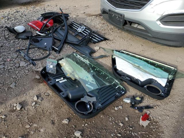 2015 VOLKSWAGEN PASSAT SE 1VWBT7A30FC050919