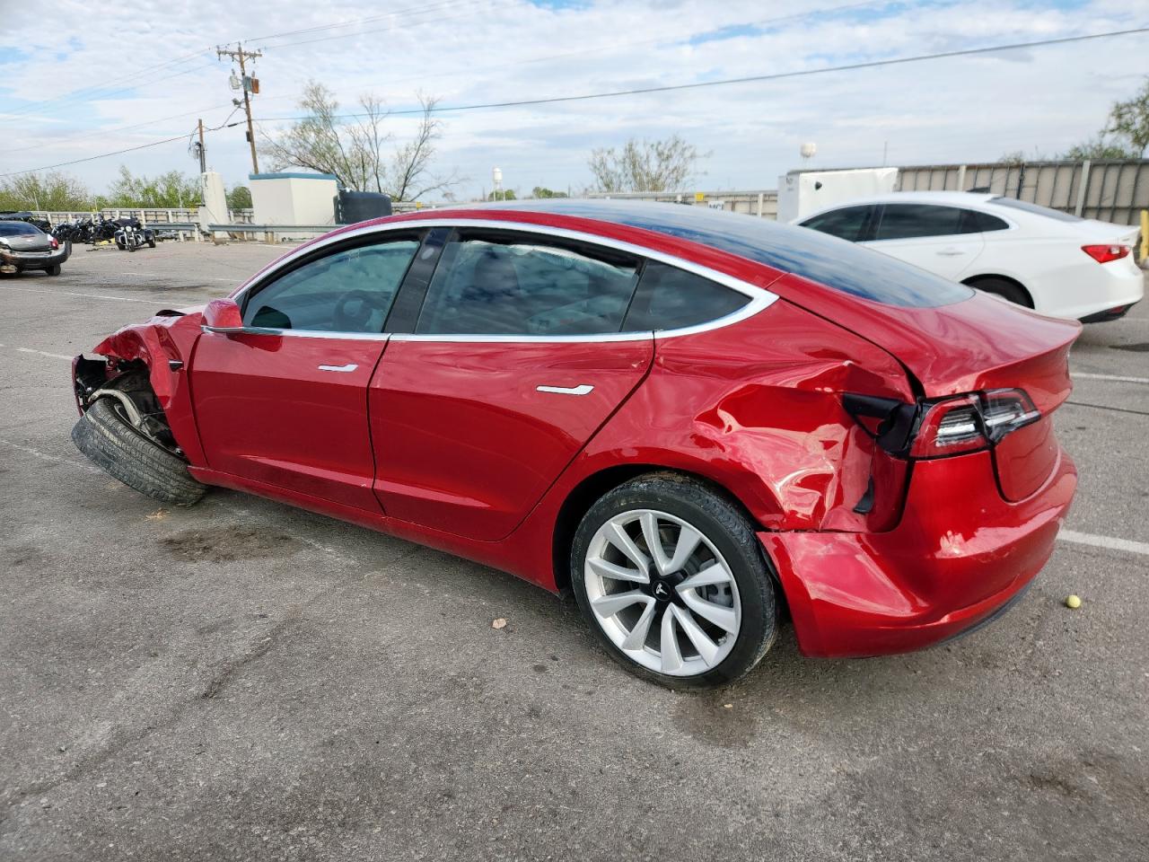 Lot #3318053366 2018 TESLA MODEL 3