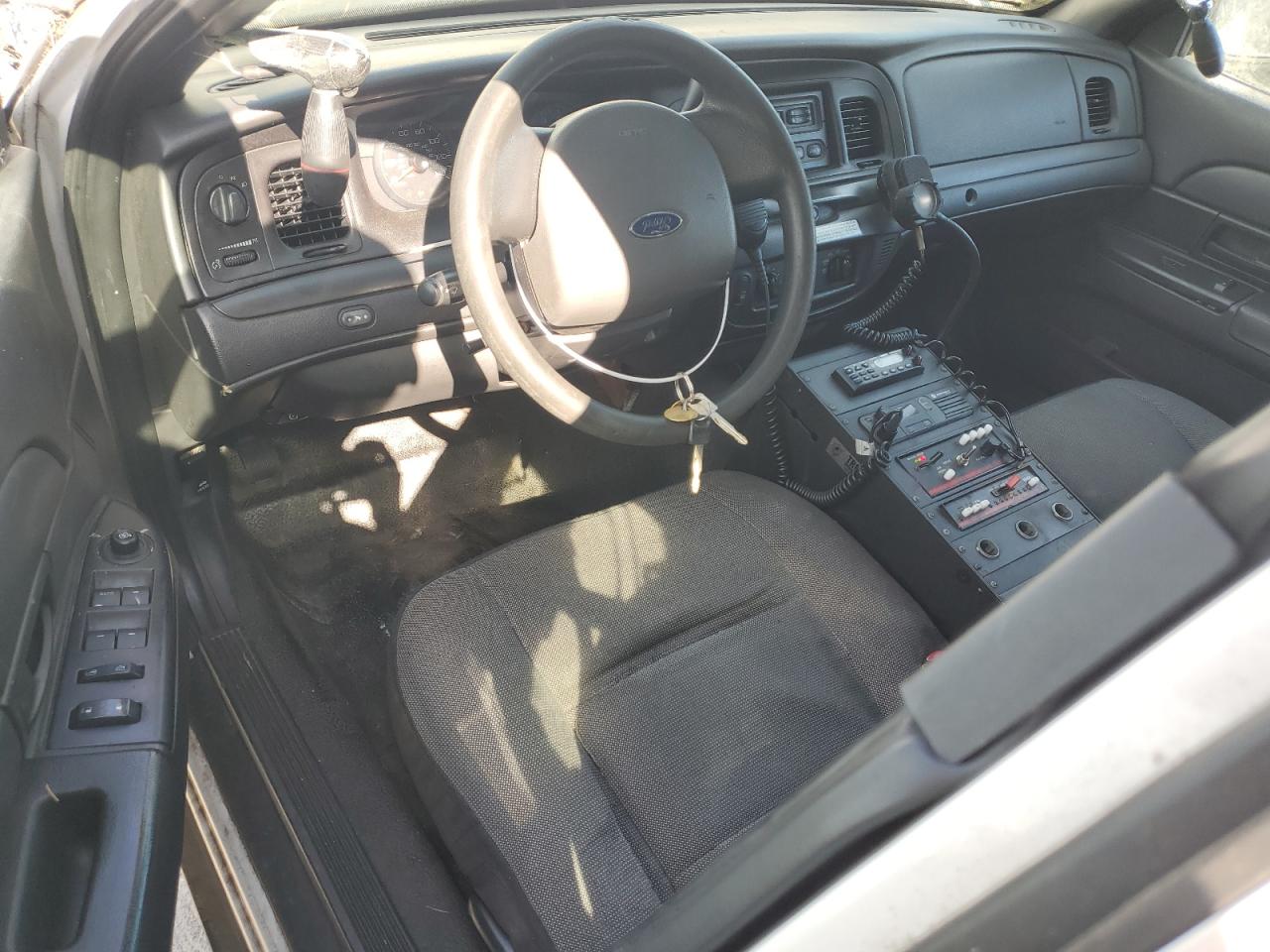 FORD CROWN VICTORIA POLICE INTERCEPTOR