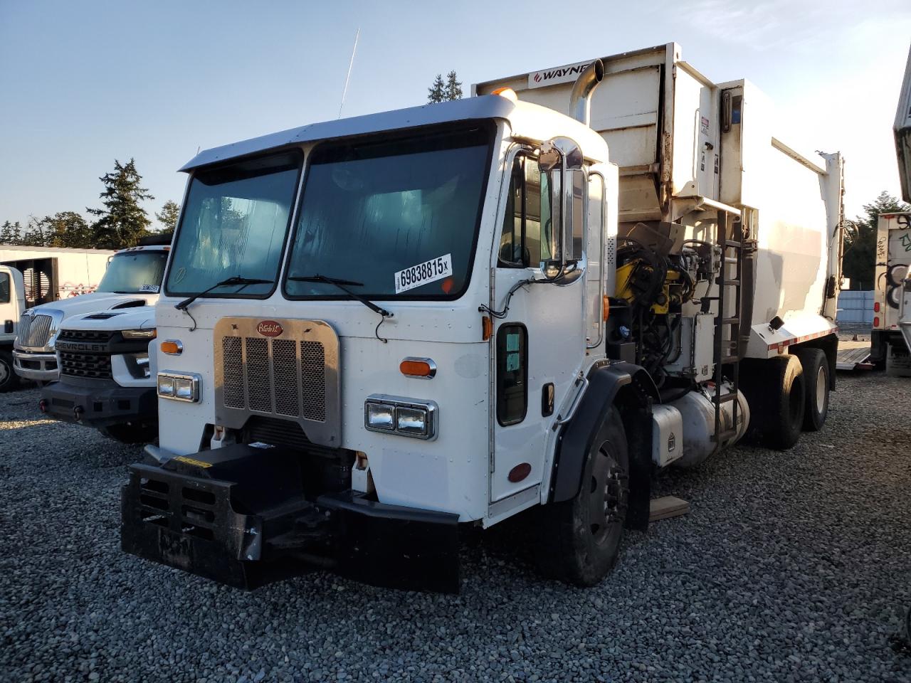 Lot #3268883232 2014 PETERBILT TRACTOR 320