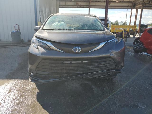 2025 TOYOTA SIENNA XLE #3279505242