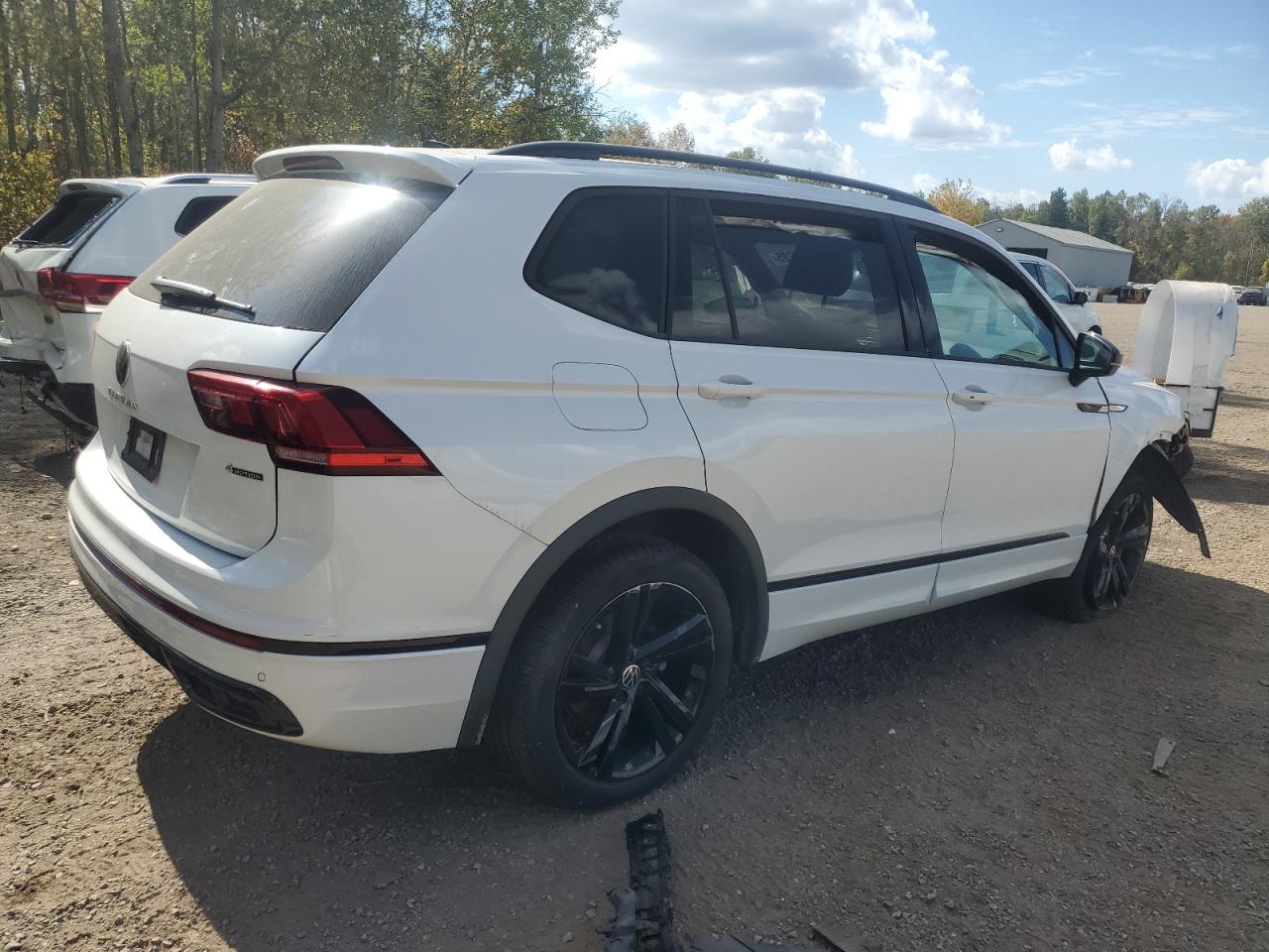 VOLKSWAGEN TIGUAN SE R-LINE BLACK