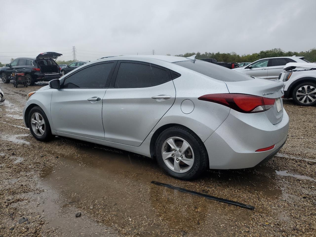 HYUNDAI ELANTRA SE