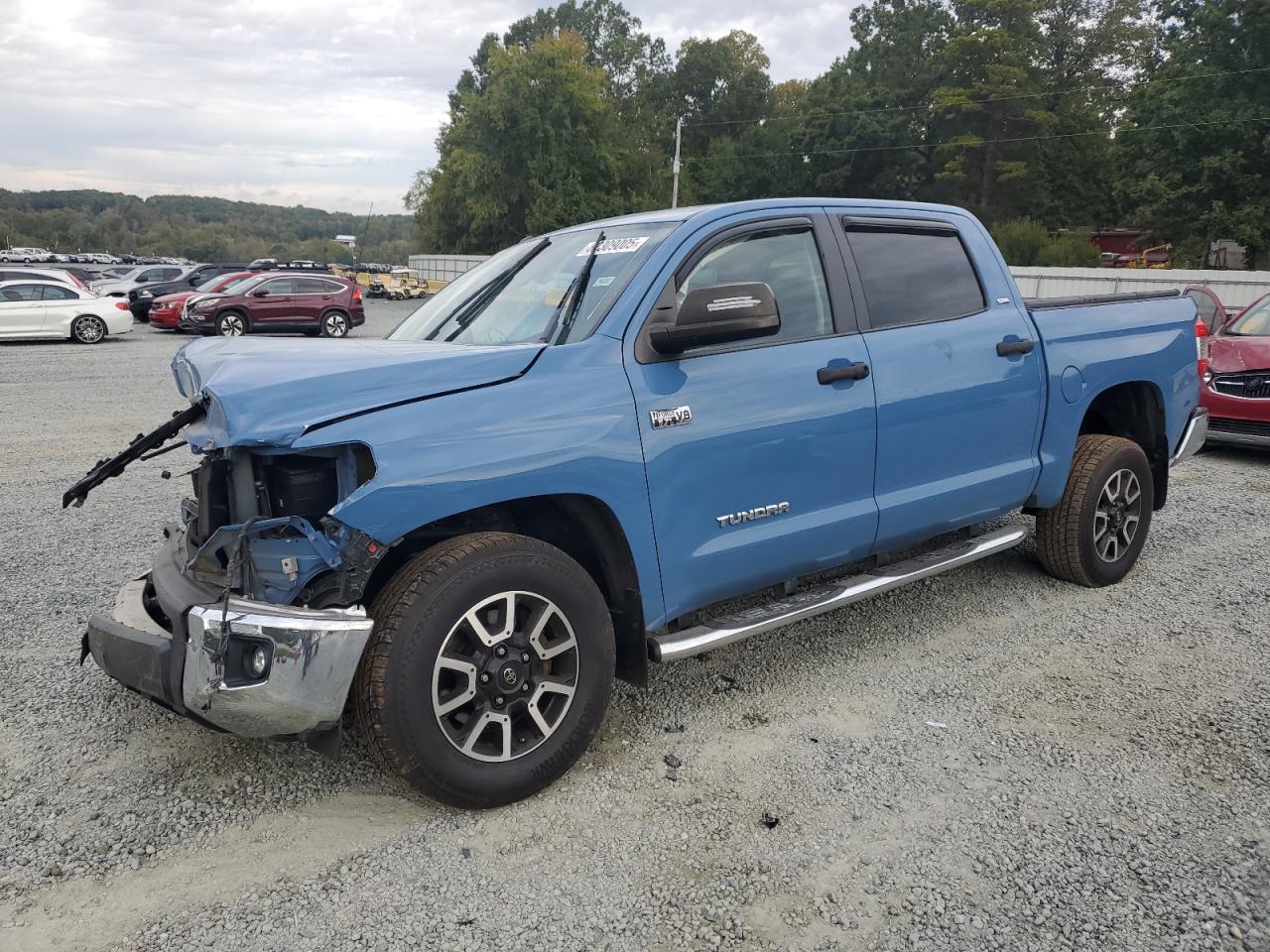 TOYOTA TUNDRA CREWMAX SR5