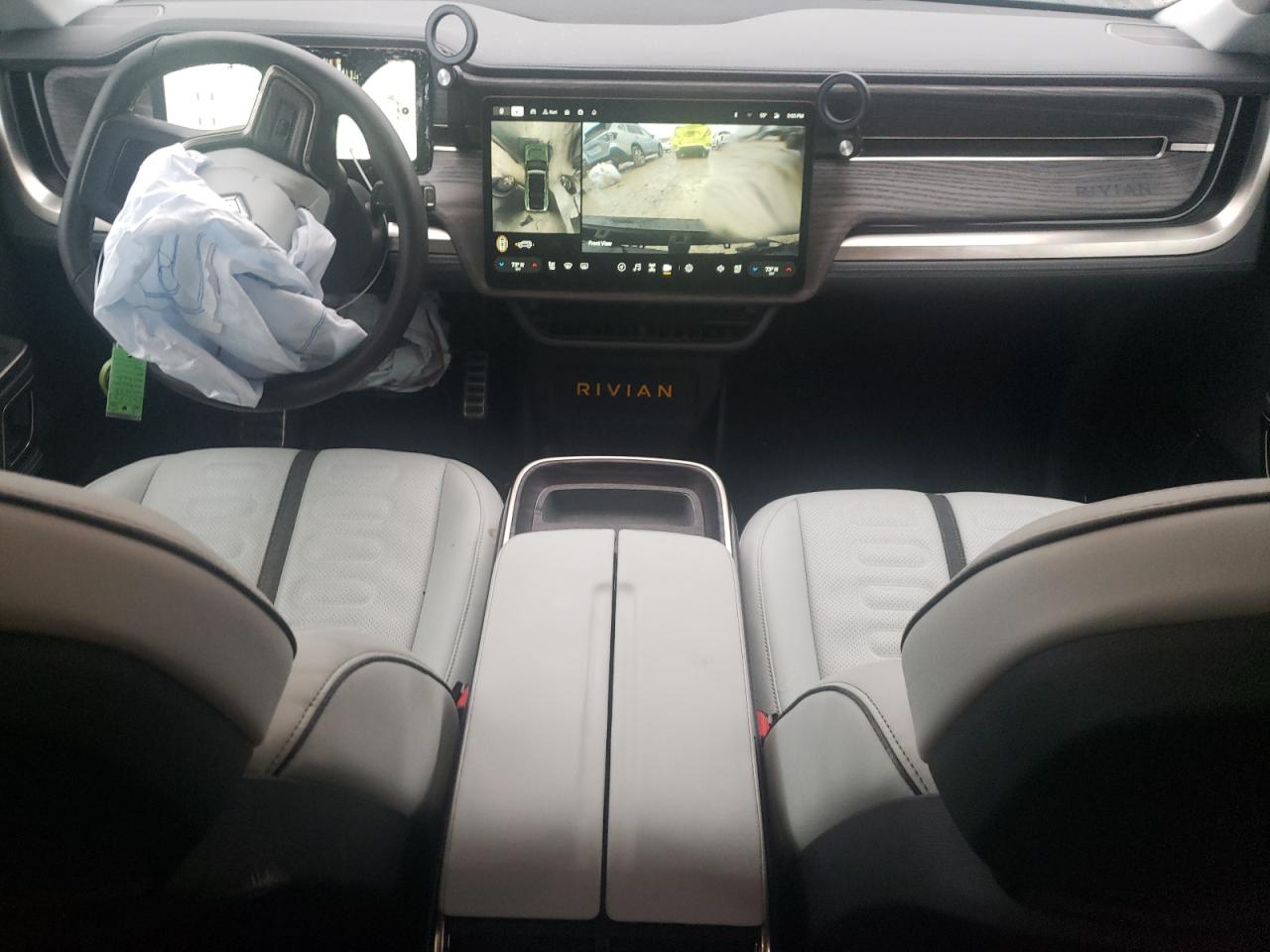 RIVIAN R1S ADVENTURE