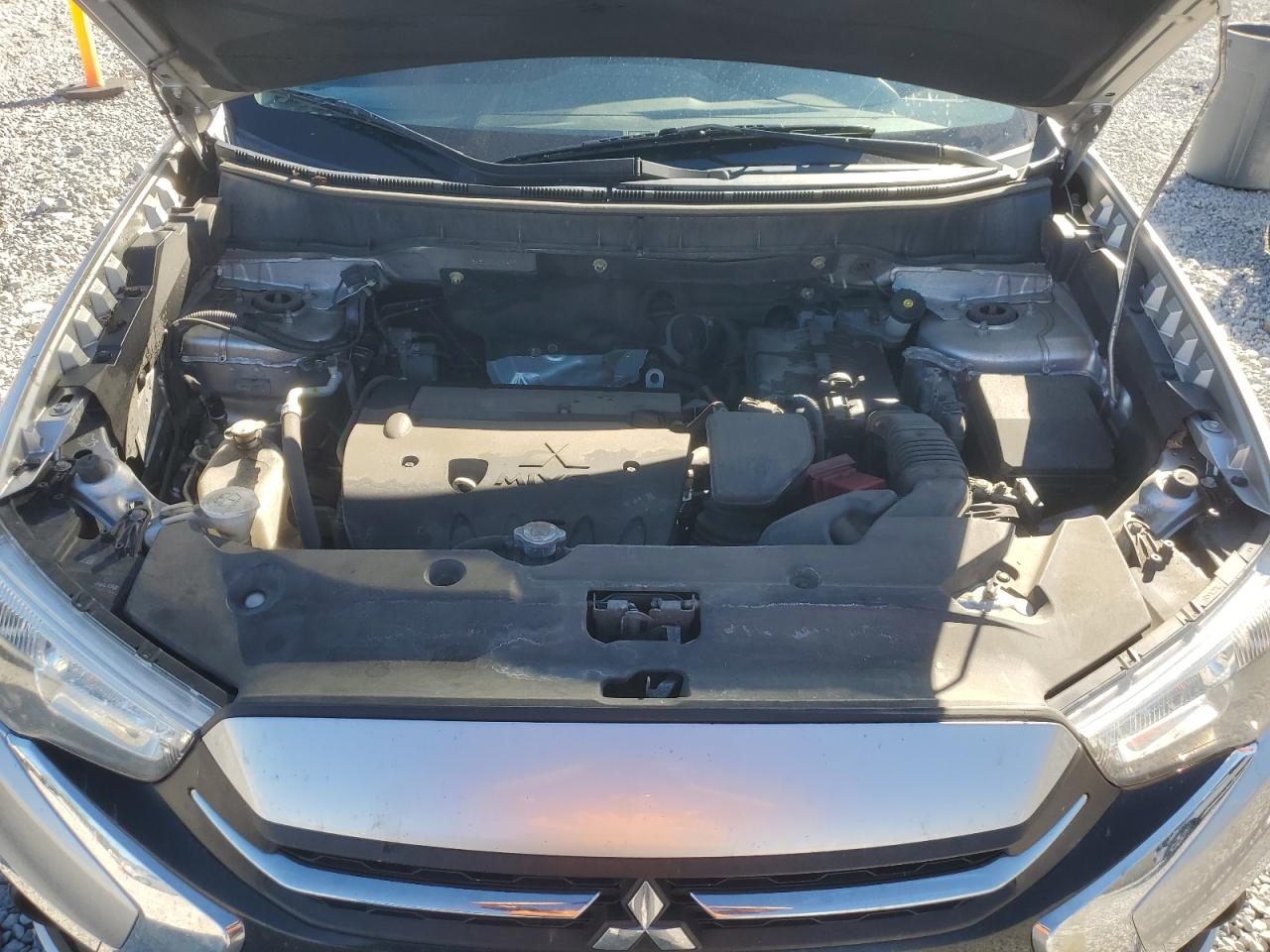 MITSUBISHI OUTLANDER ES