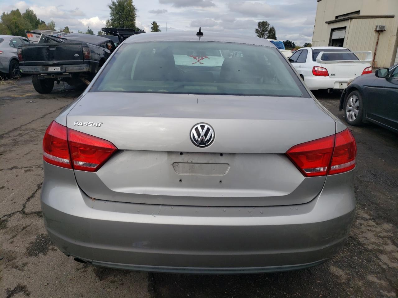 VOLKSWAGEN PASSAT S