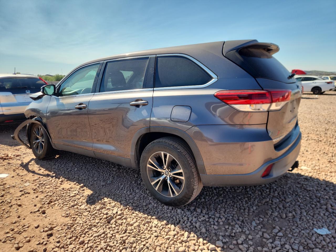 Lot #3317831219 2019 TOYOTA HIGHLANDER