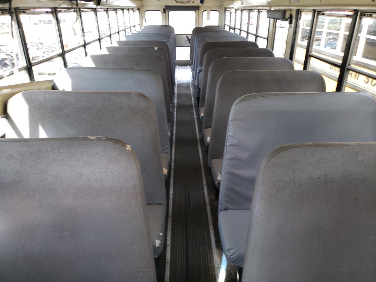 Lot #3279529277 2009 IC CORPORATION 3000 CE