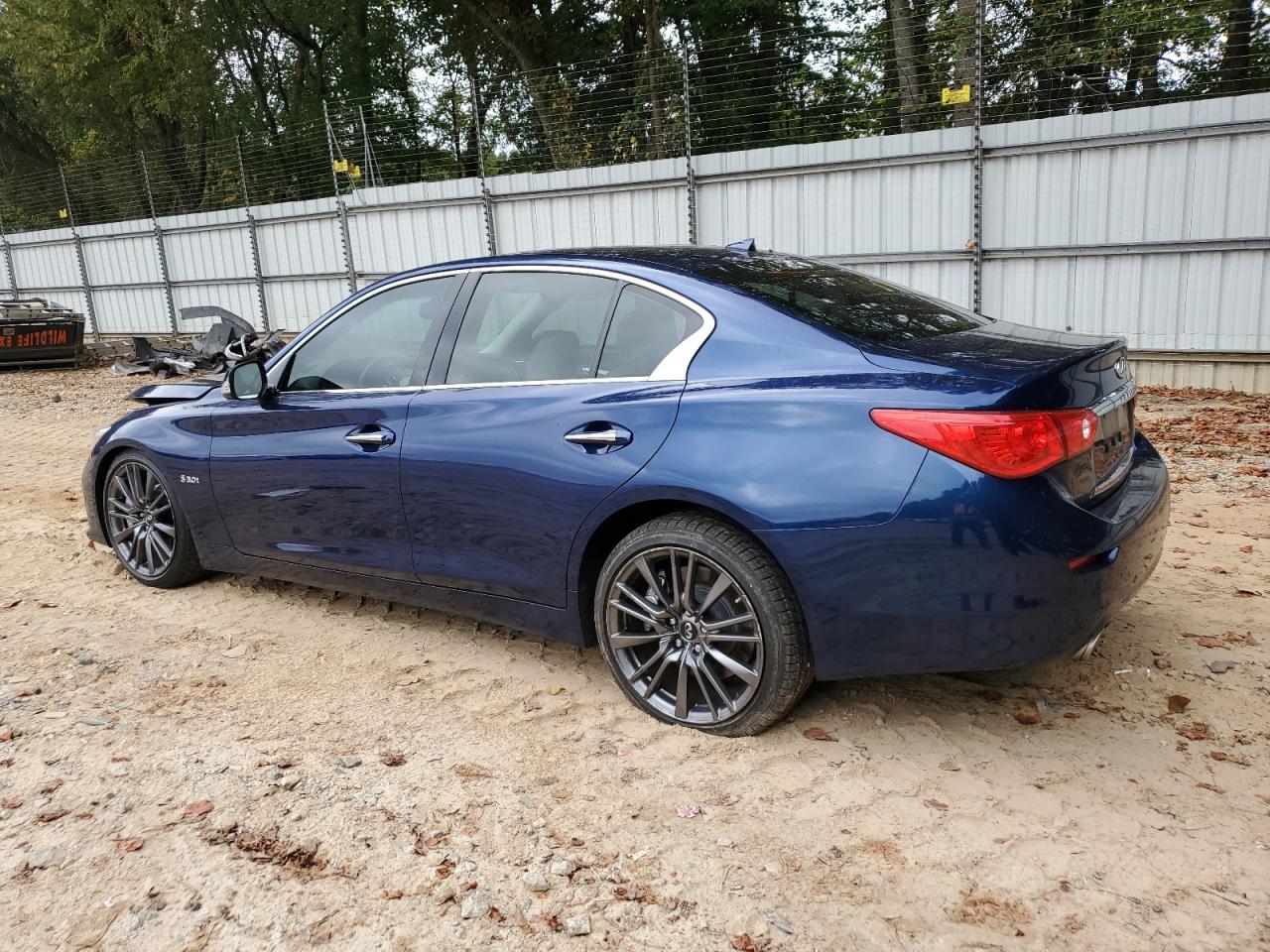 INFINITI Q50 RED SPORT 400
