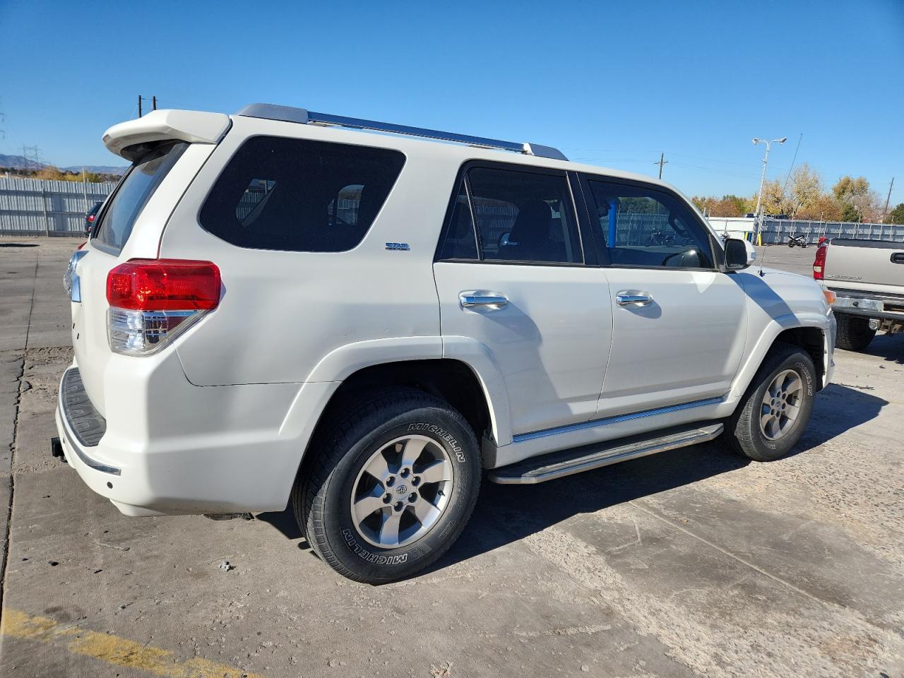 TOYOTA 4RUNNER SR5