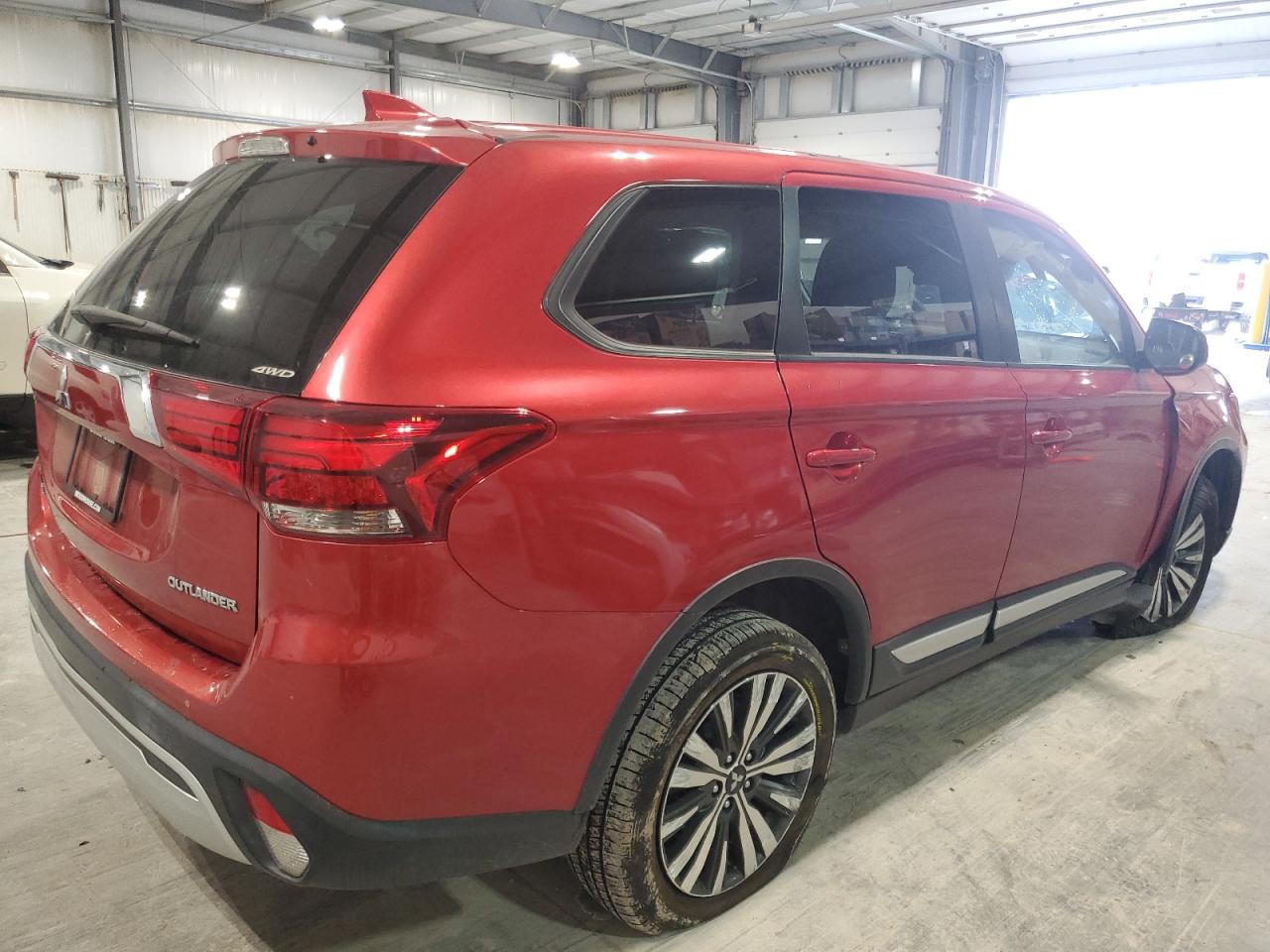 MITSUBISHI OUTLANDER SE