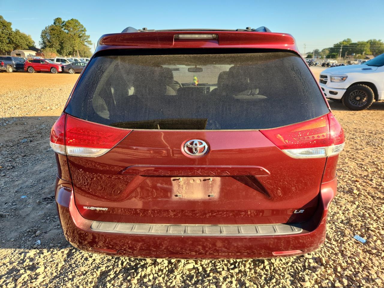 Lot #3297084501 2013 TOYOTA SIENNA LE