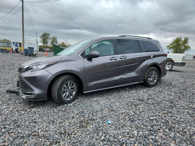Global Auto Auctions: 2021 TOYOTA SIENNA XLE