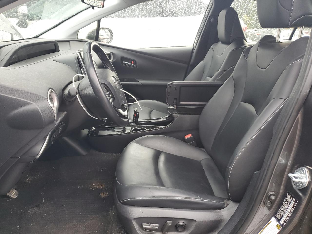 TOYOTA PRIUS PRIME LE