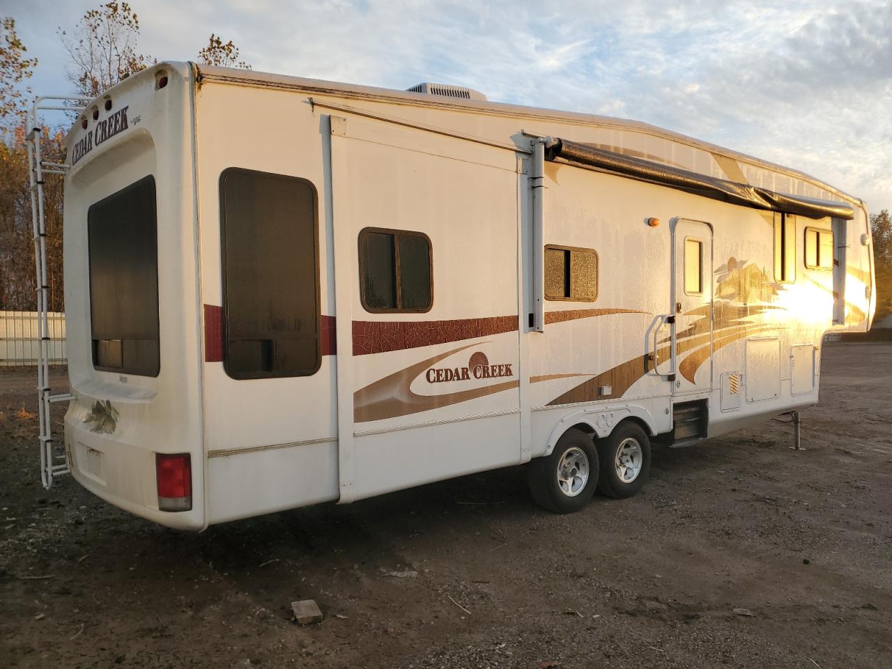 Lot #3287697025 2009 CEDAR CREEK 5TH WHEEL