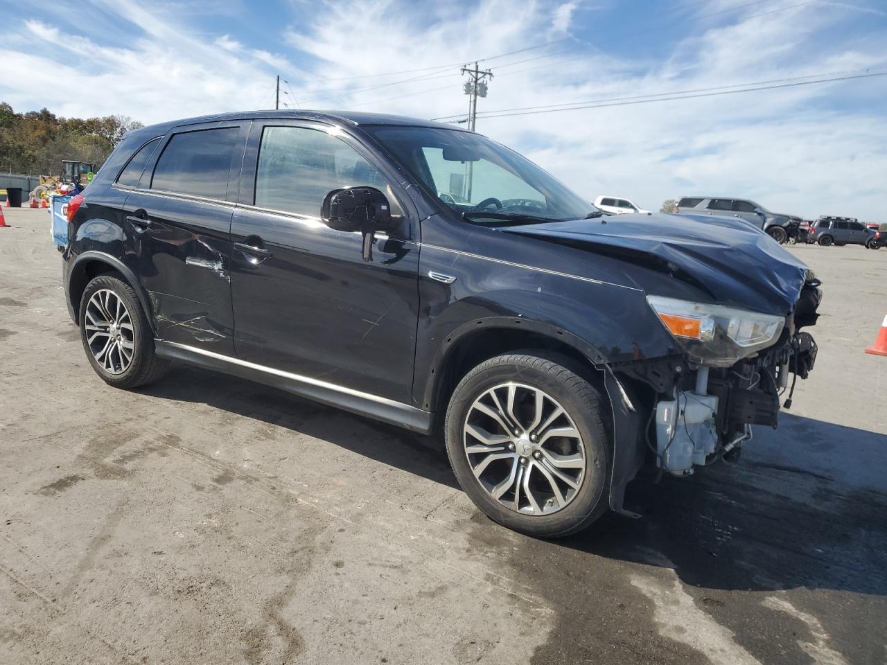 MITSUBISHI OUTLANDER SE