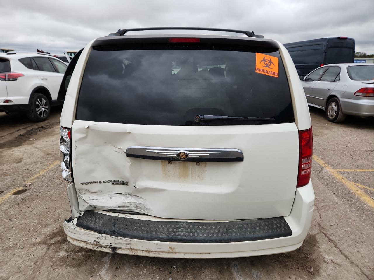 Lot #3298222027 2008 CHRYSLER TOWN & COU