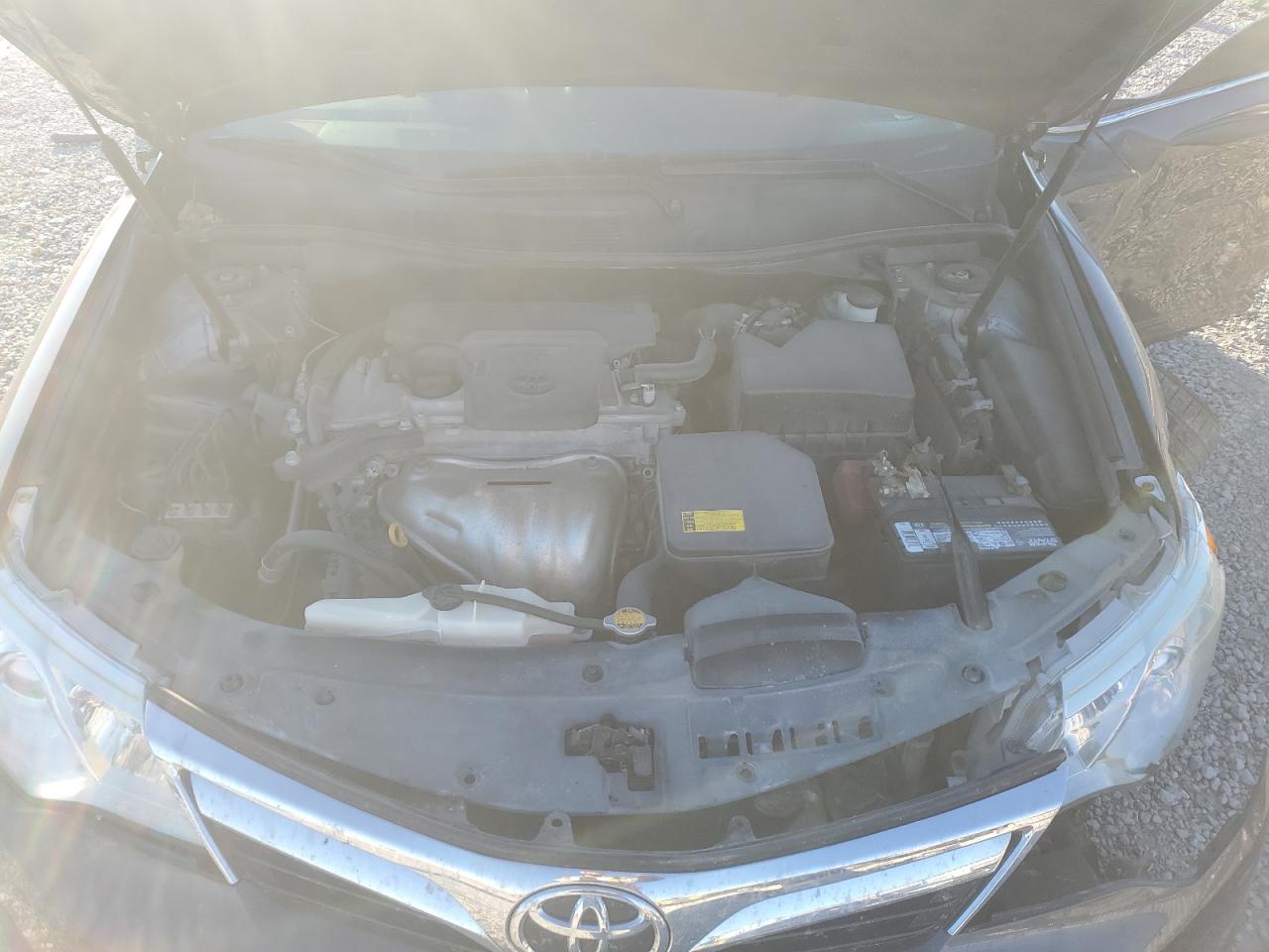 TOYOTA CAMRY BASE