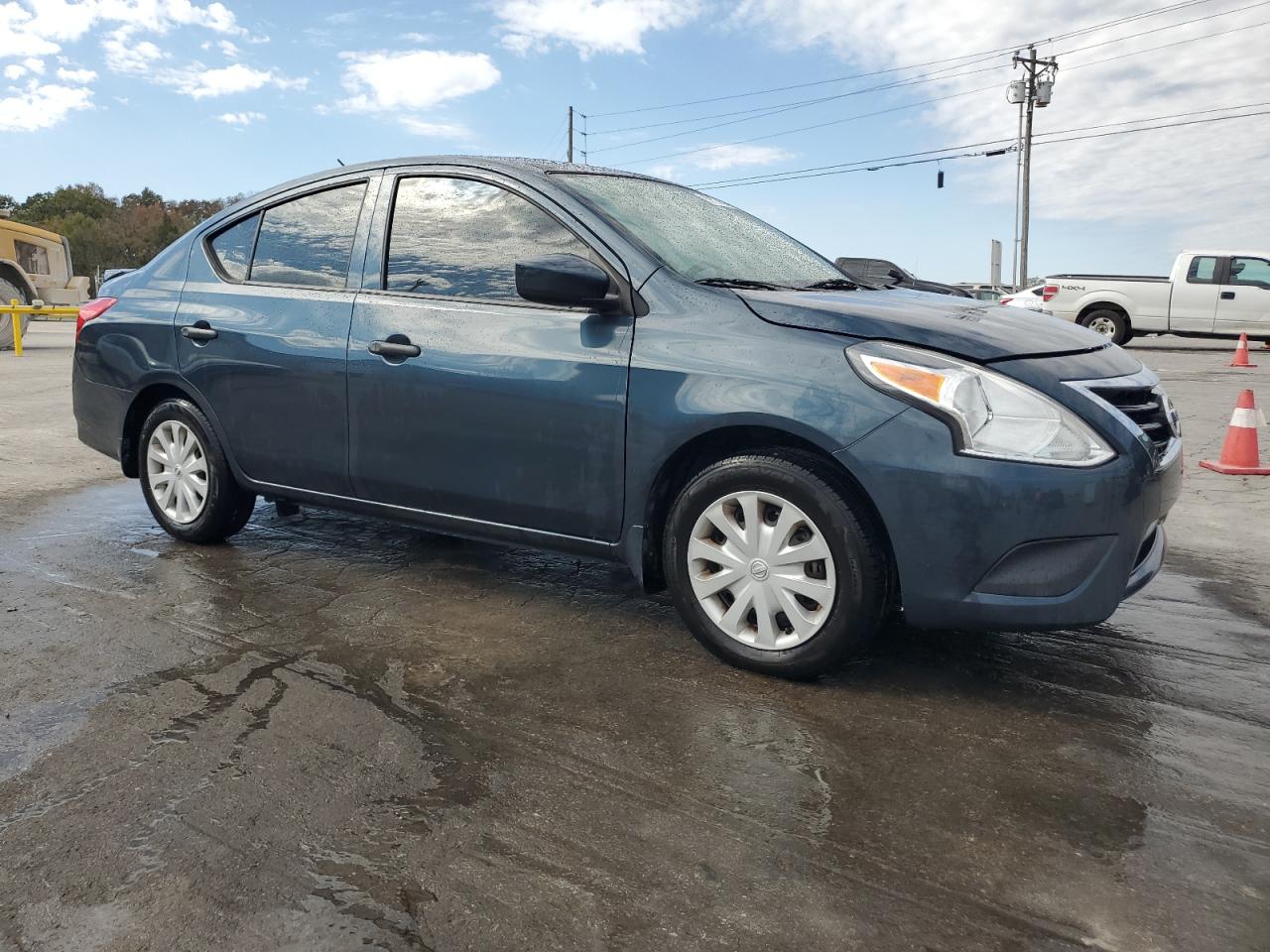NISSAN VERSA S