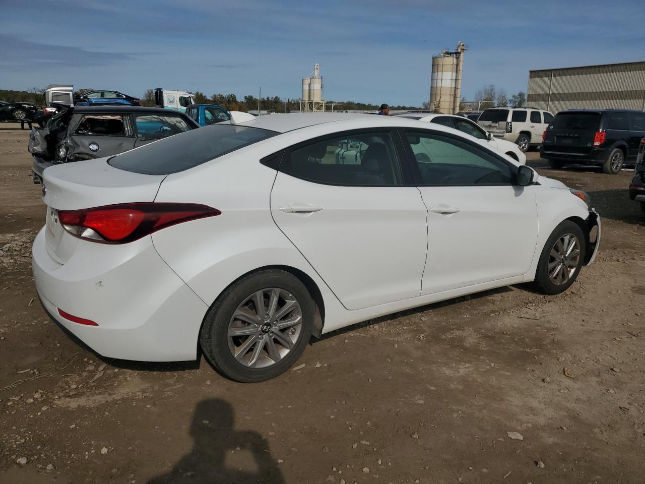 HYUNDAI ELANTRA SE
