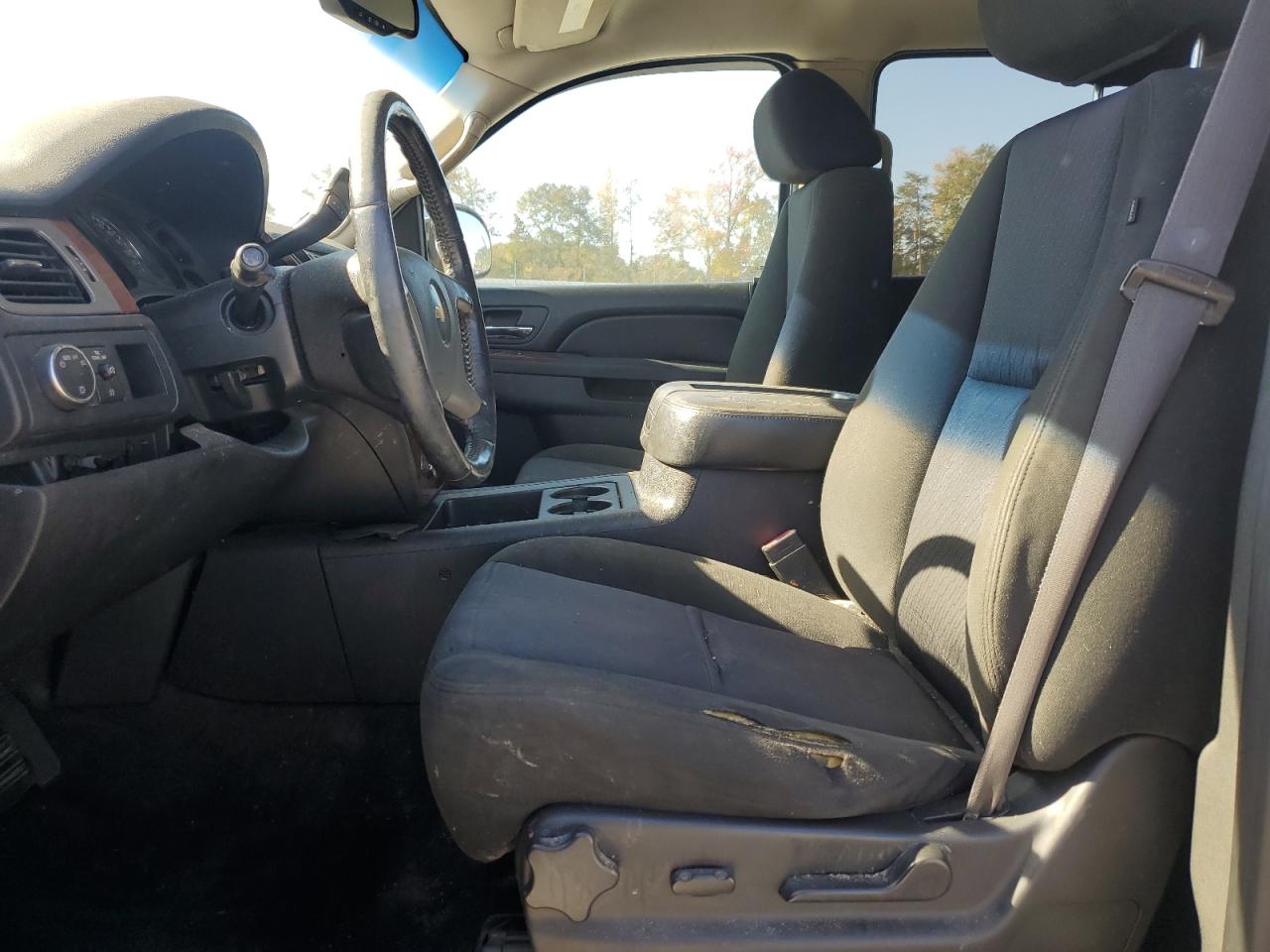 CHEVROLET TAHOE C1500 LS