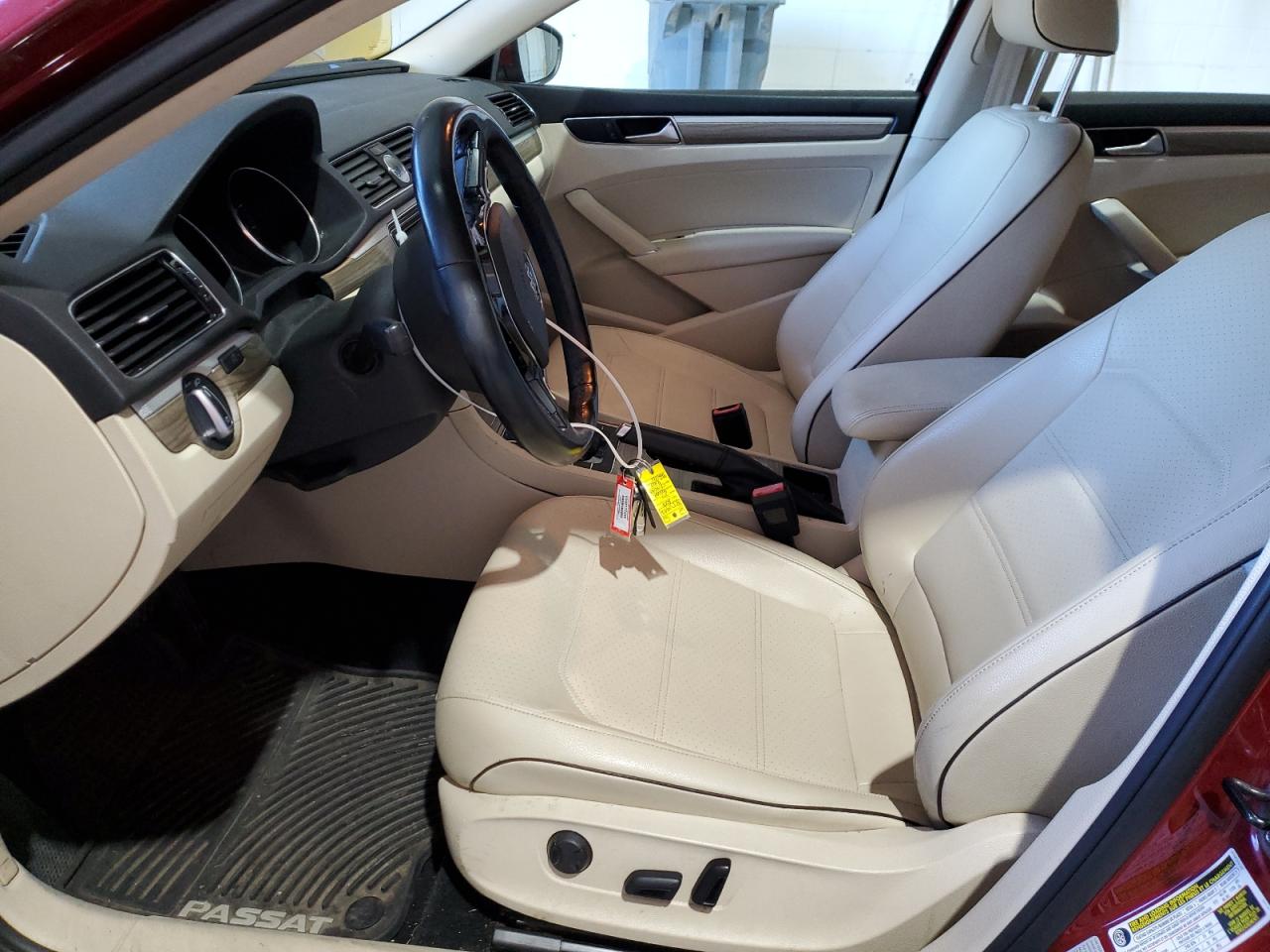 VOLKSWAGEN PASSAT SE