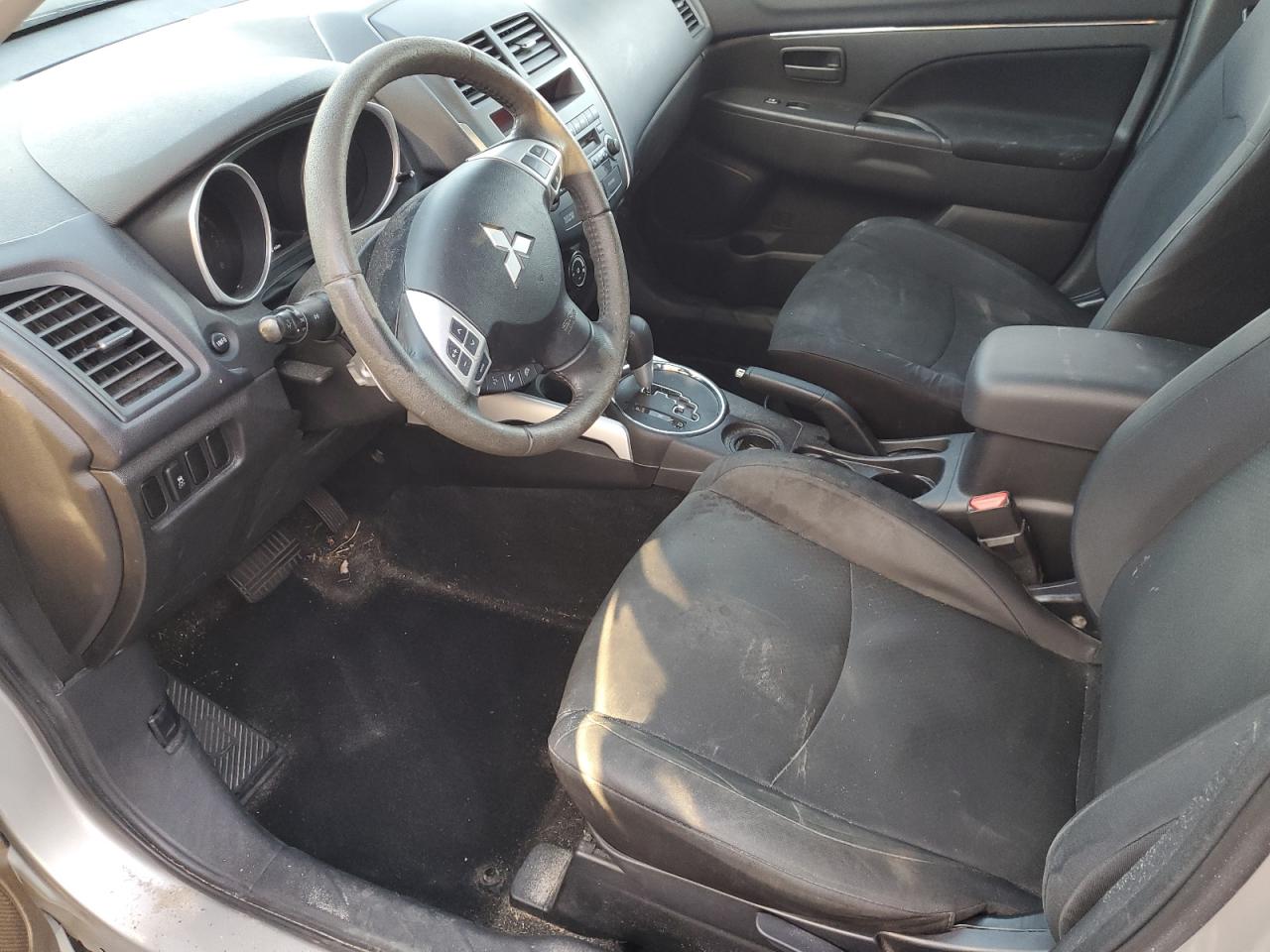 MITSUBISHI OUTLANDER ES