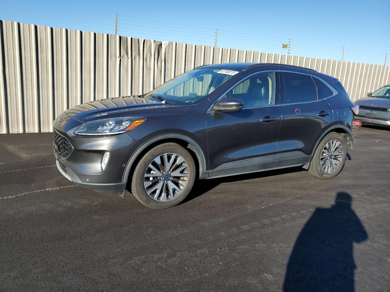 FORD ESCAPE TITANIUM