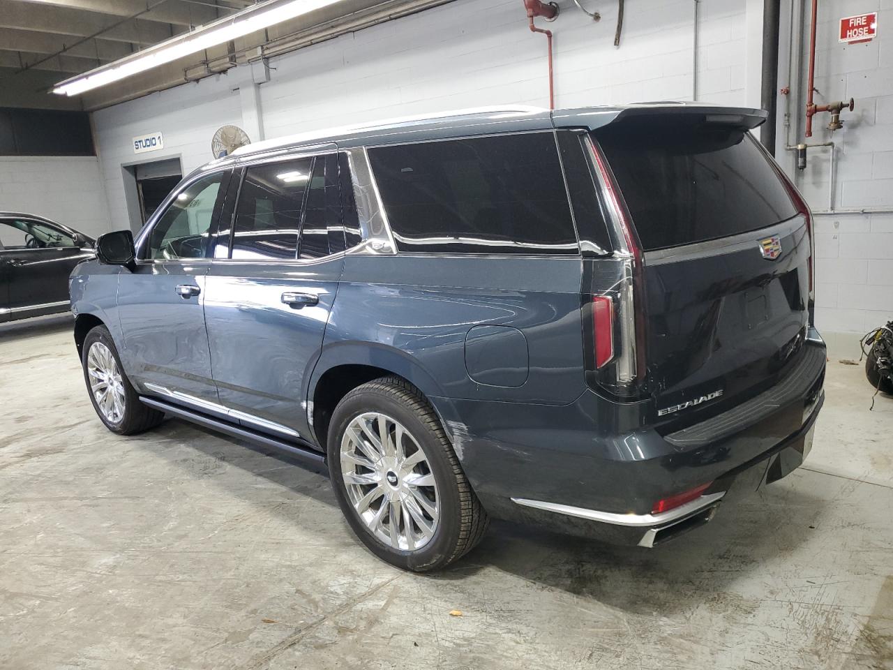 CADILLAC ESCALADE PREMIUM LUXURY