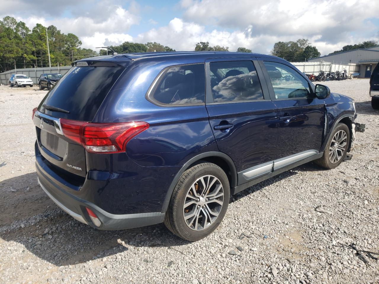 MITSUBISHI OUTLANDER ES